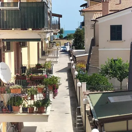 Rosa - Uno Scorcio Sul Mare